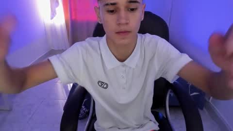 Aaron online show from 11-15-25, 07:43