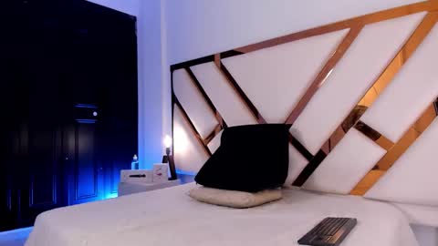 Aron cruz  online show from 03-18-26, 01:25