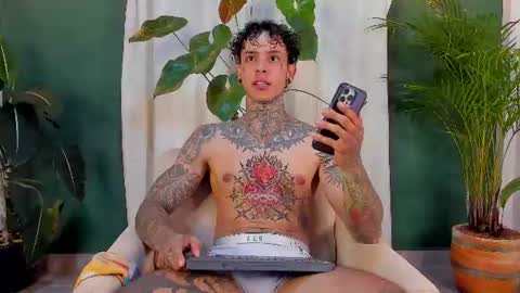Snapshot of aron_ford chatting on 07-08-26, 12:48 Aron ford online show from 07-08-26, 12:48