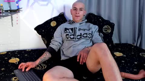 Snapshot of aron_santoro1 chatting on 12-27-24, 07:08 Aron Santoro online show from 12-27-24, 07:08