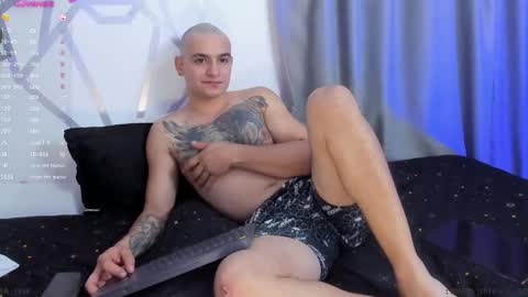 Snapshot of aron_santoro1 chatting on 01-12-25, 07:32 Aron Santoro online show from 01-12-25, 07:32