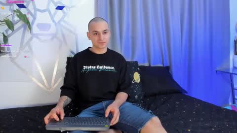 Snapshot of aron_santoro1 chatting on 01-15-25, 03:54 Aron Santoro online show from 01-15-25, 03:54