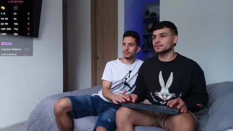 Snapshot of aron_santoro1 chatting on 03-05-26, 03:30 Aron Santoro online show from 03-05-26, 03:30