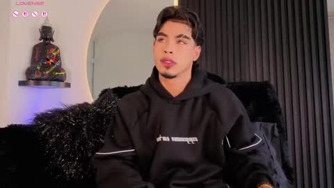 Snapshot of aron_steel04 chatting on 01-07-26, 07:05 Your Aron online show from 01-07-26, 07:05