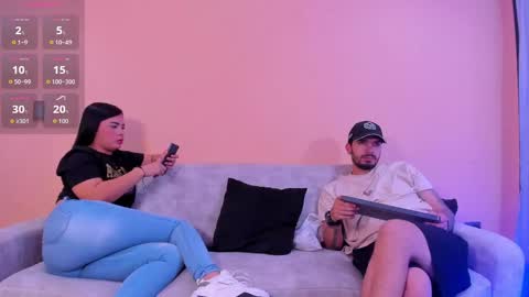 Snapshot of aronandluna chatting on 10-17-25, 03:14 Aron and Luna online show from 10-17-25, 03:14