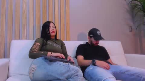 Snapshot of aronandluna chatting on 10-18-25, 03:24 Aron and Luna online show from 10-18-25, 03:24