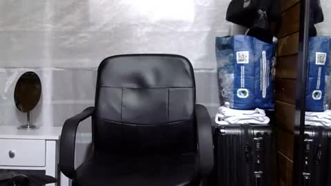 Aron G Franco online show from 10-27-25, 05:39