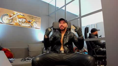 AronGrant online show from 12-21-24, 09:23