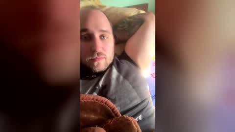 Snapshot of aronion1234 chatting on 07-22-26, 04:43 Matthew online show from 07-22-26, 04:43