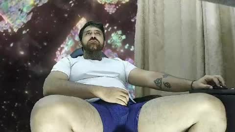 Snapshot of aronmiller404 chatting on 05-19-26, 10:32 aronmiller online show from 05-19-26, 10:32