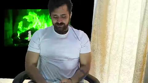 Snapshot of aronmiller404 chatting on 05-22-26, 01:17 aronmiller online show from 05-22-26, 01:17