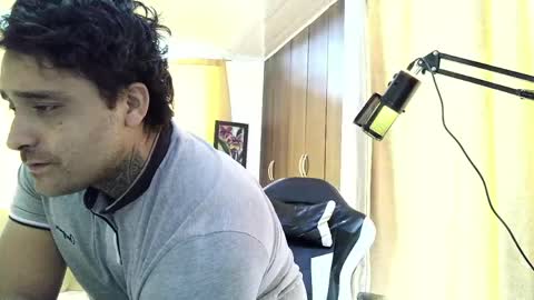 Snapshot of aronmiller404 chatting on 06-07-26, 01:48 aronmiller online show from 06-07-26, 01:48