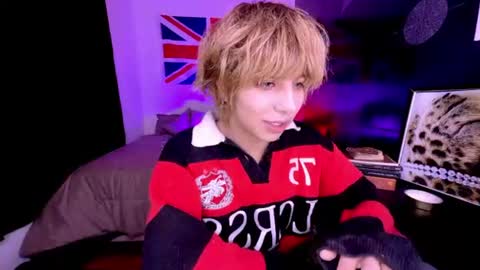 Snapshot of aronn_44 chatting on 07-10-26, 12:59 Aaron online show from 07-10-26, 12:59