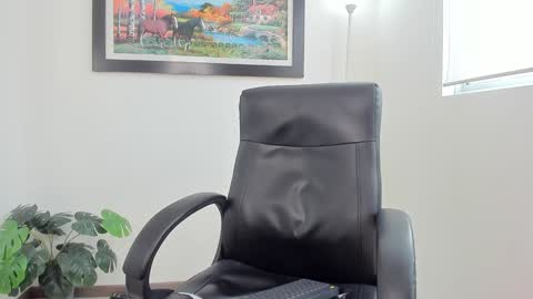 Snapshot of aroon_connor chatting on 01-10-25, 06:17   online show from 01-10-25, 06:17