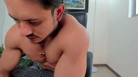 Snapshot of aroon_connor chatting on 02-06-25, 09:38   online show from 02-06-25, 09:38