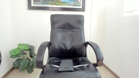 Snapshot of aroon_connor chatting on 02-07-25, 07:49   online show from 02-07-25, 07:49