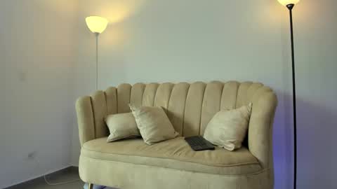 Snapshot of aroon_connor chatting on 09-11-25, 09:59   online show from 09-11-25, 09:59