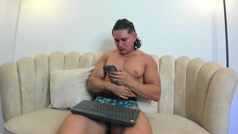 Snapshot of aroon_connor chatting on 10-07-25, 11:02   online show from 10-07-25, 11:02