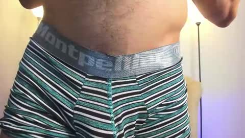 Snapshot of aroon_connor chatting on 10-10-25, 11:59   online show from 10-10-25, 11:59