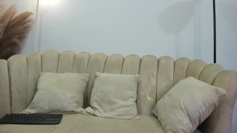 Snapshot of aroon_connor chatting on 10-28-25, 12:03   online show from 10-28-25, 12:03