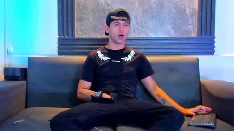 Aroon   online show from 12-01-25, 11:48