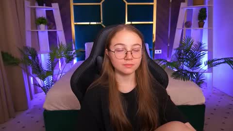 arrinawair online show from 10-28-25, 08:40