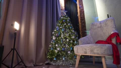 Adele online show from 12-25-24, 04:11