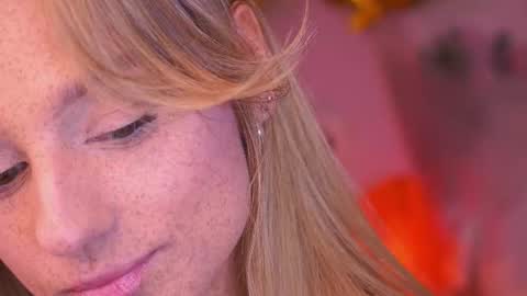 Snapshot of artease chatting on 12-21-25, 12:56 Arti Next Streams - online show from 12-21-25, 12:56