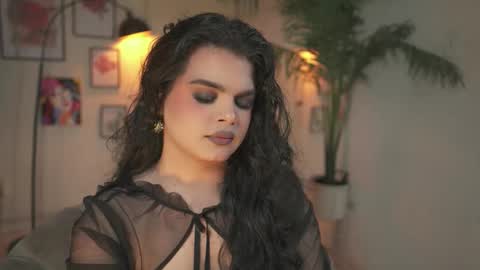 Chloe  online show from 12-19-25, 11:12