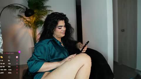 Snapshot of artechloe chatting on 06-20-26, 02:25 Chloe online show from 06-20-26, 02:25