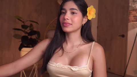 Snapshot of artemia_ chatting on 11-05-25, 02:22 Amanda online show from 11-05-25, 02:22