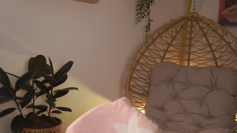 Snapshot of artemia_ chatting on 02-28-26, 01:28 Amanda online show from 02-28-26, 01:28