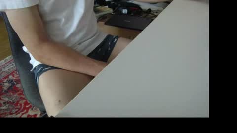 Snapshot of artesian99 chatting on 06-11-26, 08:45 artesian99 online show from 06-11-26, 08:45