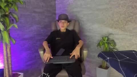 Snapshot of arthurcox_ chatting on 10-07-25, 05:21 arthurcox_ online show from 10-07-25, 05:21