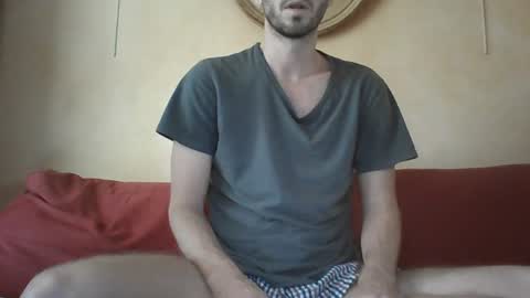 Snapshot of arthurinparis chatting on 07-08-26, 12:09 ajul75 online show from 07-08-26, 12:09