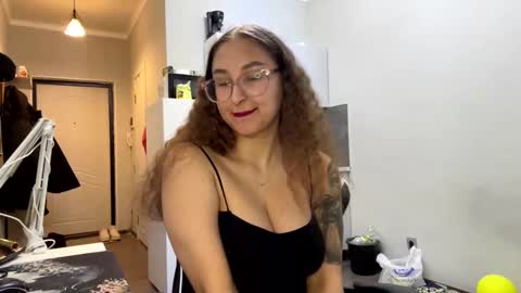 Snapshot of arthurmomaya chatting on 02-17-26, 03:29 Mia online show from 02-17-26, 03:29