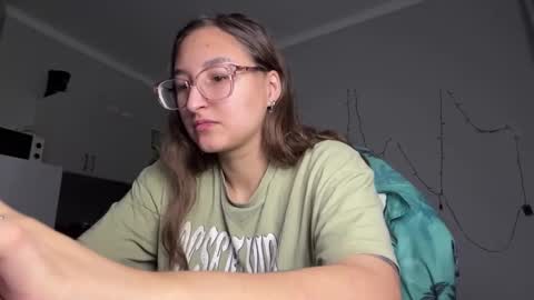 Snapshot of arthurmomaya chatting on 02-26-26, 02:38 Mia online show from 02-26-26, 02:38