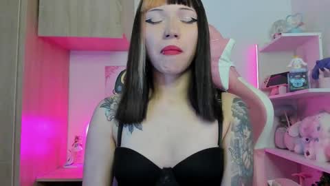 Lenna online show from 11-15-25, 04:10