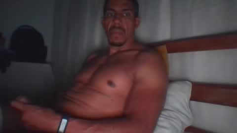 Snapshot of artmanuelarturo chatting on 10-03-25, 10:45 artmanuelarturo online show from 10-03-25, 10:45