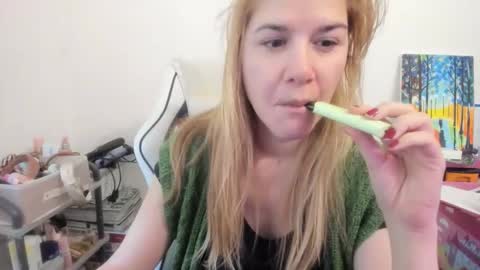 MIA online show from 12-05-25, 11:19