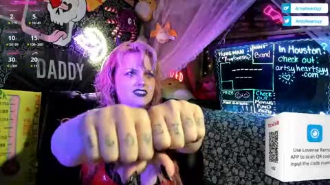 ArtsyHeartsyy online show from 04-16-26, 12:33