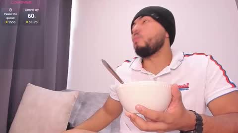 arturguy01 online show from 01-17-25, 02:50