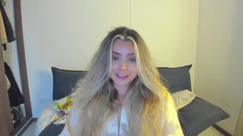 Snapshot of ary_cam230 chatting on 05-15-26, 11:23 Zahaara online show from 05-15-26, 11:23