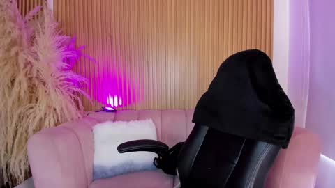 Ary Cooper online show from 01-15-25, 01:09