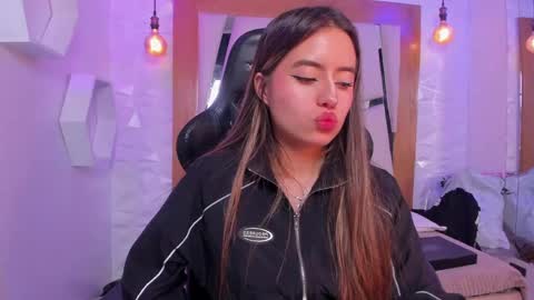 Ary Cooper online show from 10-27-25, 12:42