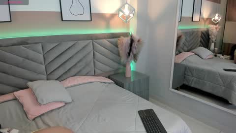 Snapshot of ary_thompson_ chatting on 01-29-25, 08:14 ARY THOMPSON online show from 01-29-25, 08:14