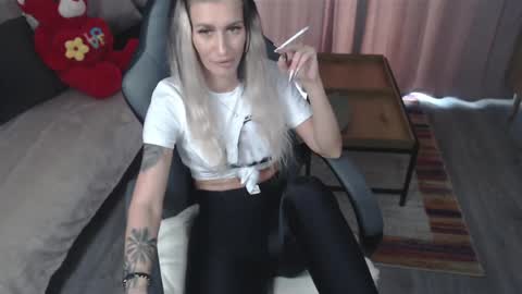 Snapshot of arya_anne chatting on 05-24-26, 07:02 Anna online show from 05-24-26, 07:02