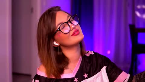 Lunaa  online show from 10-07-25, 12:41