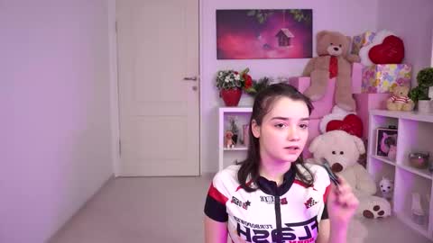 Aria online show from 10-12-25, 08:57