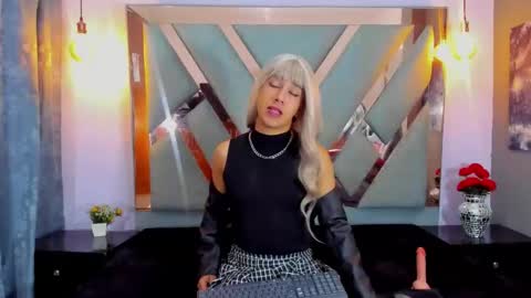 Asa Noir online show from 12-17-25, 01:06